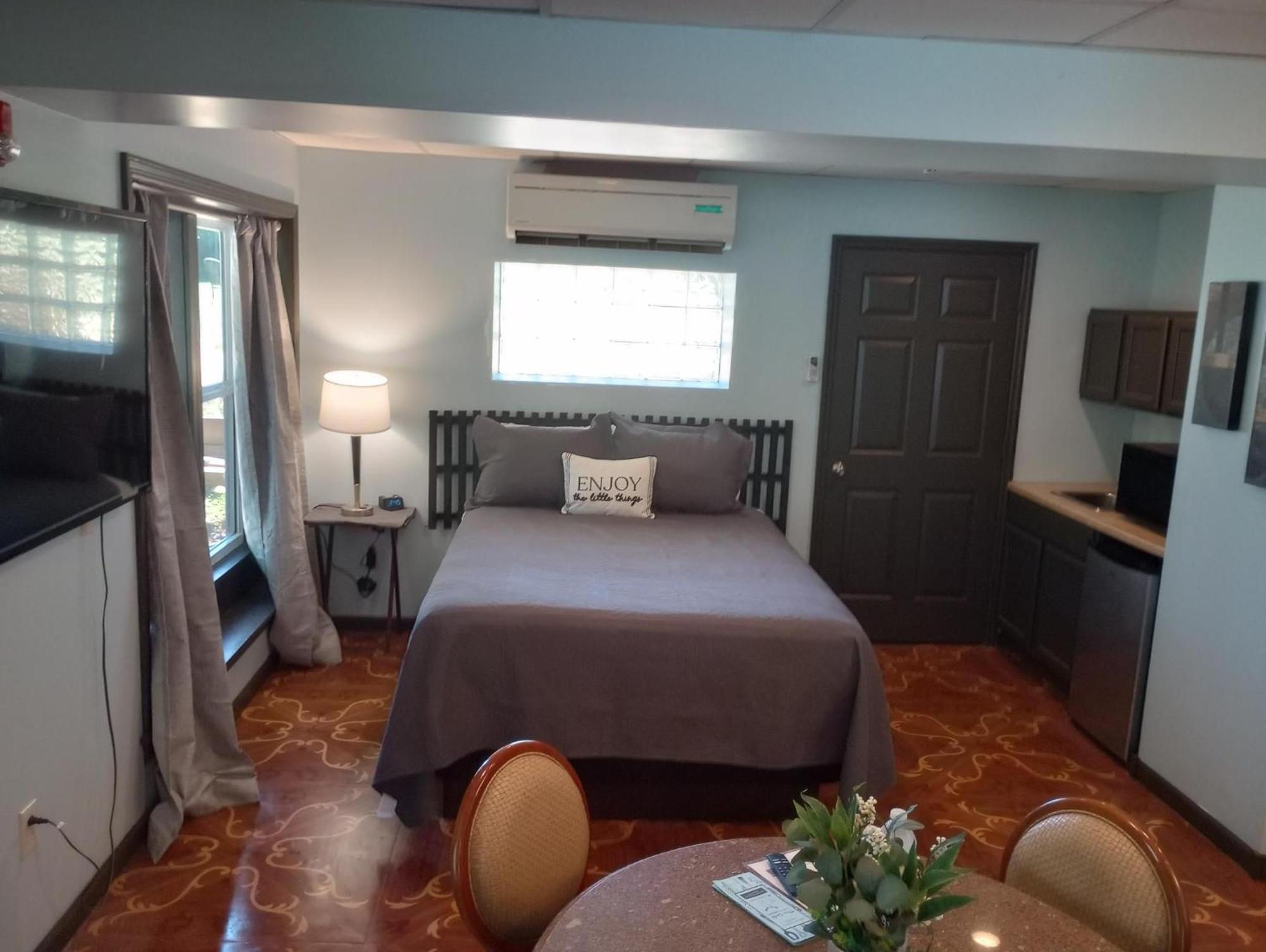 Elk River Hotel & Cafe Sutton Екстер'єр фото