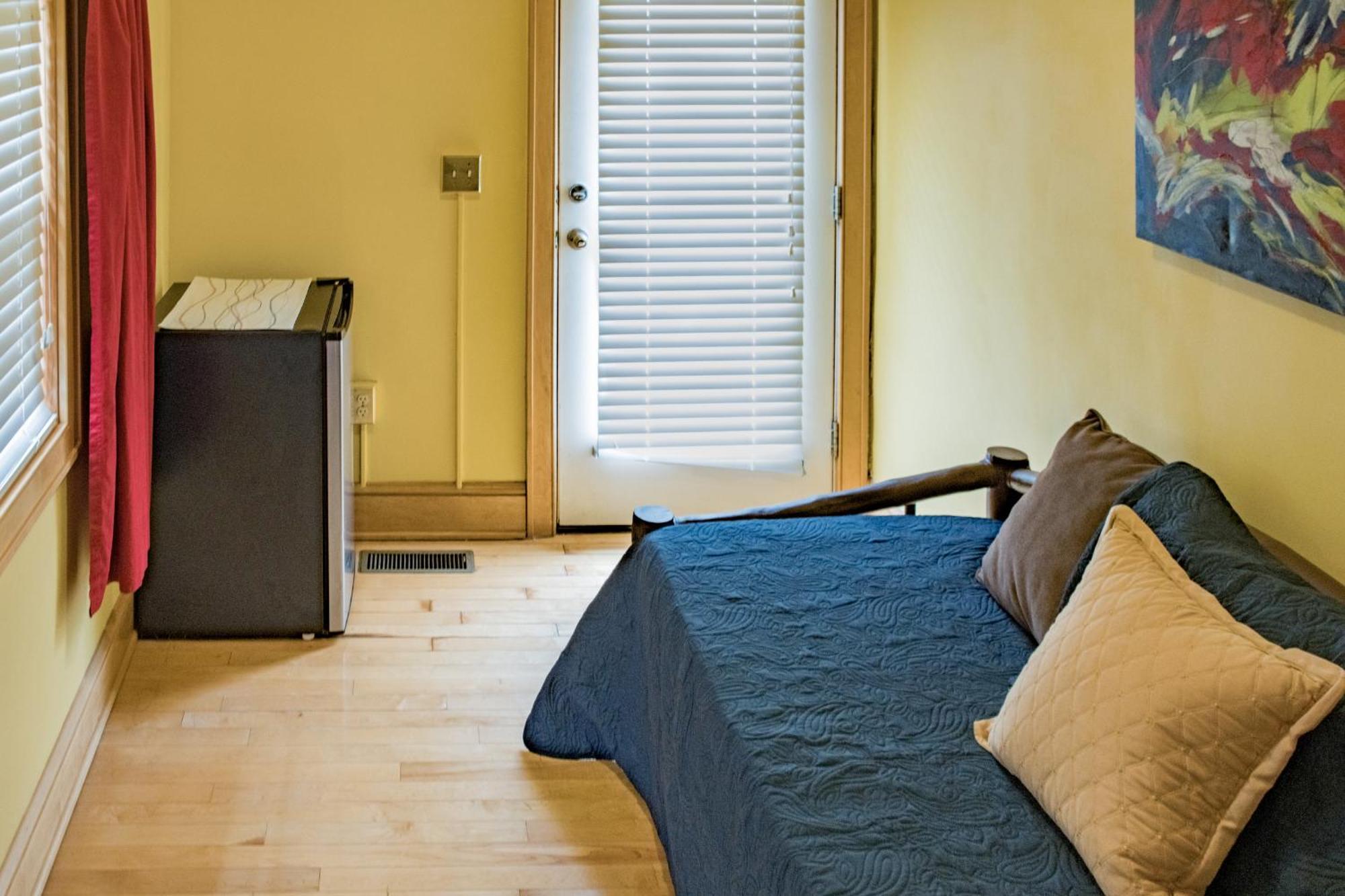 Elk River Hotel & Cafe Sutton Екстер'єр фото