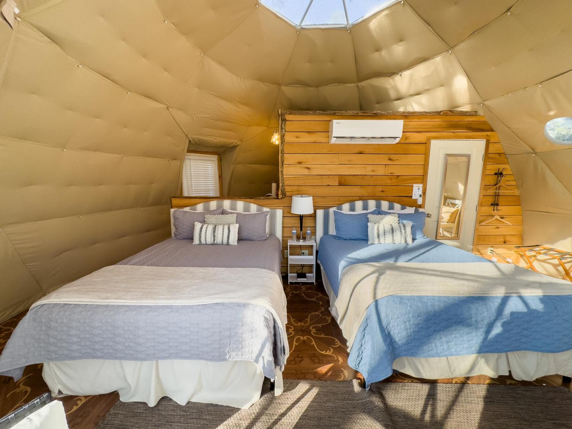 Elk River Hotel & Cafe Sutton Екстер'єр фото